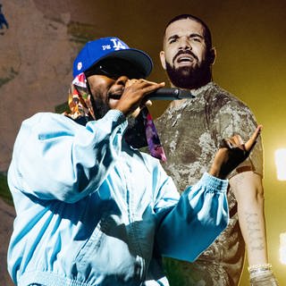 Die beiden Rapper Kendrick Lamar und Drake haben Disstracks übereinander rausgehauen. (Foto: SWR DASDING, IMAGO, picture-alliance / Reportdienste, IMAGO / MediaPunch; picture alliance/dpa/PA Media | Jordan Curtis Hughes/Ld Communic; DASDING (Fotomontage))