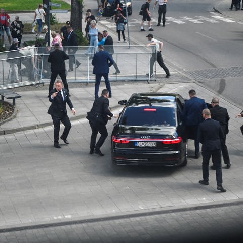 Slowakischer Ministerpräsident Robert Fico wurde angeschossen