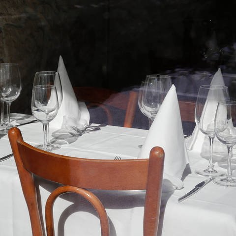 Gedeckter Tisch in einem Restaurant