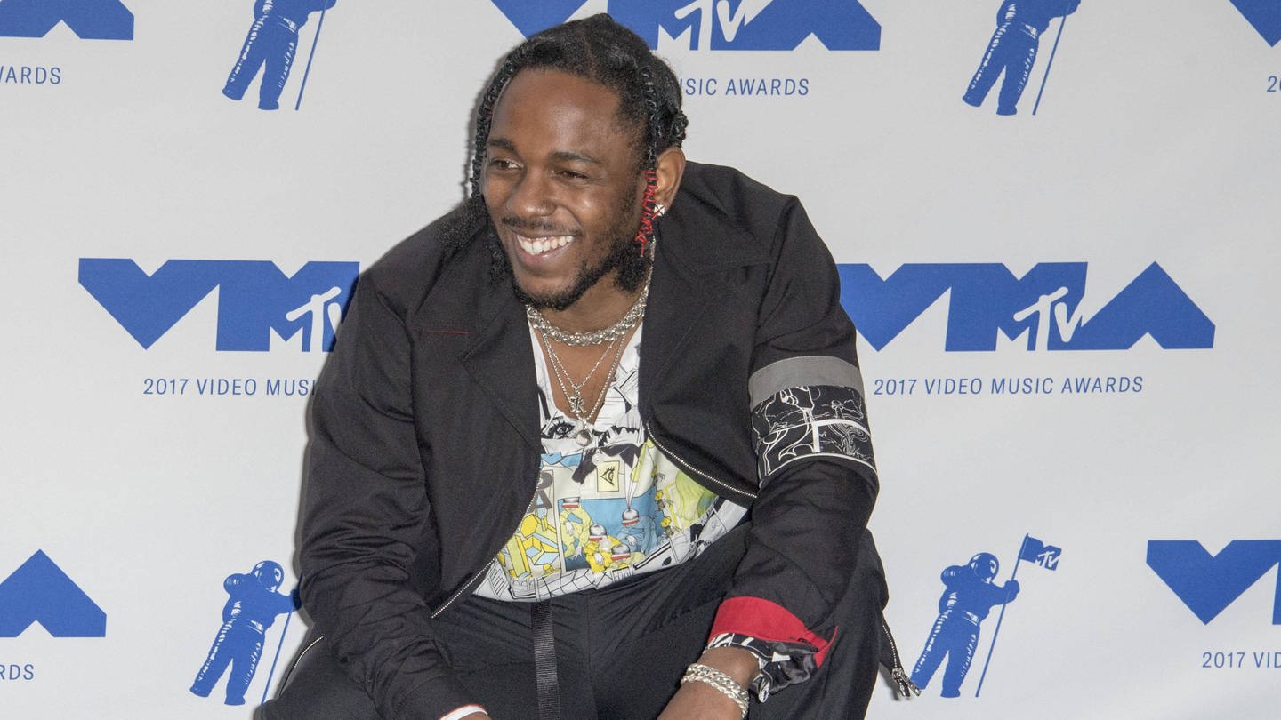 Kendrick Lamar mit bei den MTV Music Awards 2017 gleich mehrere Preise abgestaubt. (Foto: picture-alliance / dpa, David Bro)
