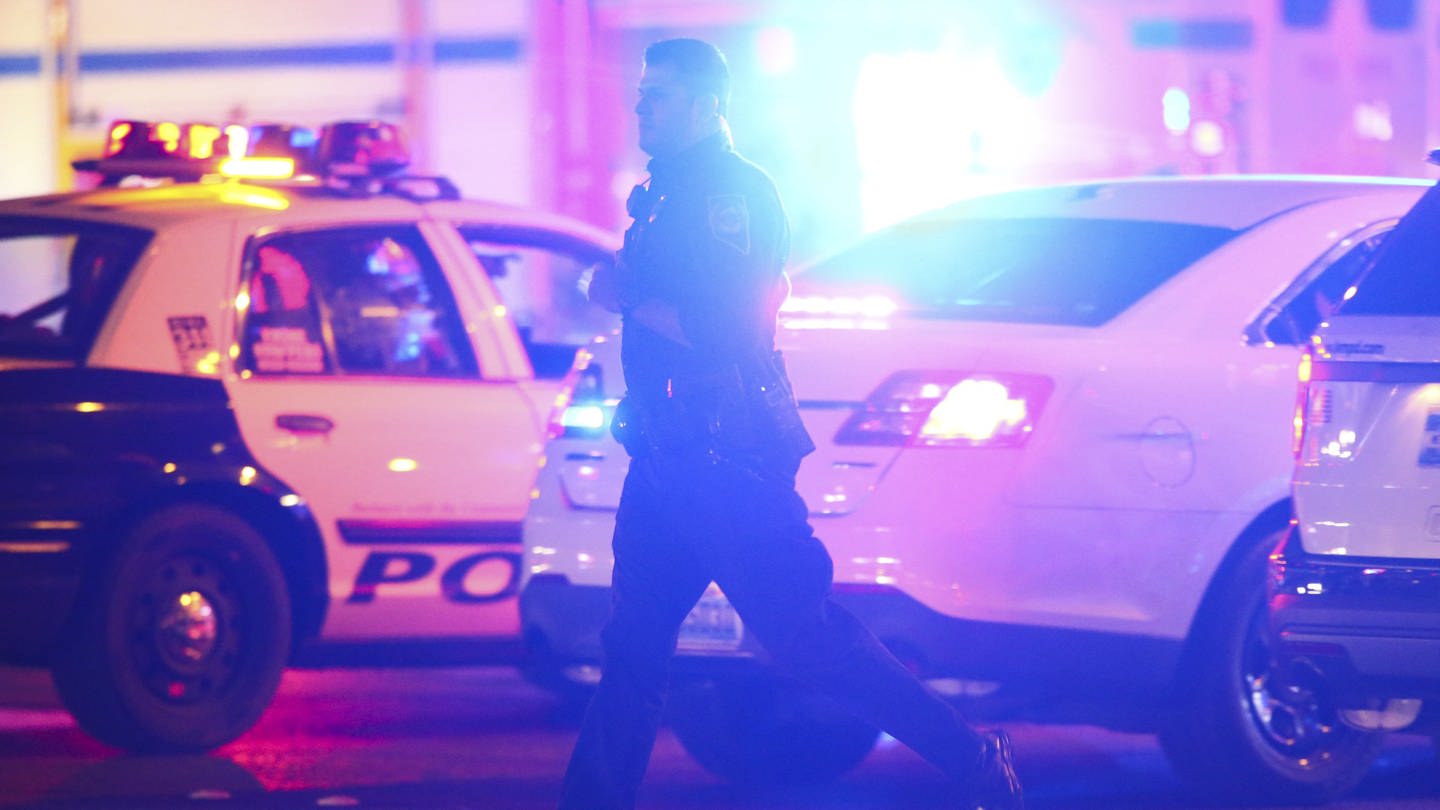 Die Polizei fahndet nach den Tätern in Las Vegas. (Foto: picture-alliance / dpa, Las Vegas Review-Journal/ Chase Stevens)