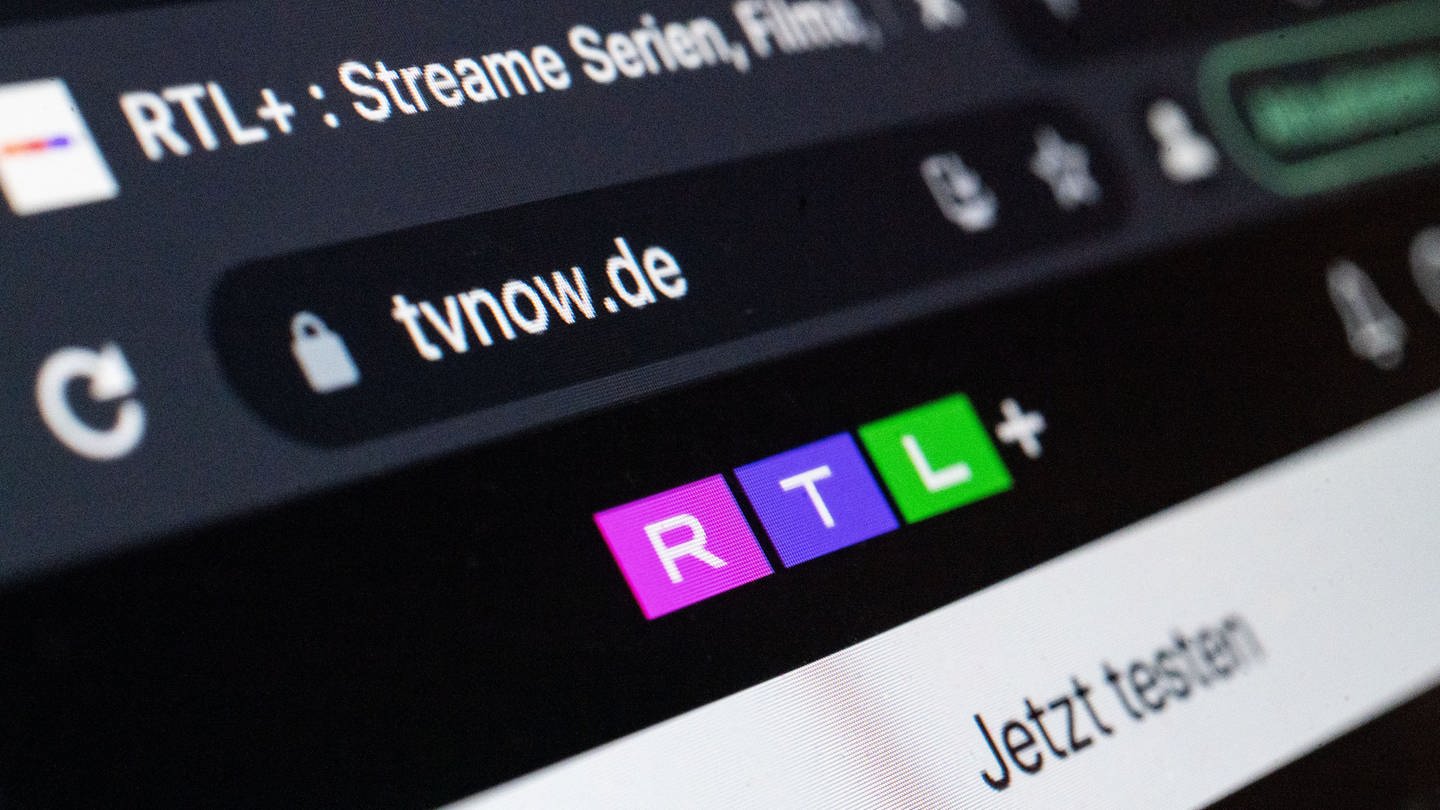Das Logo der Streamingplattform RTL+ ist unter der Web-Adresse «tvnow.de» zu sehen. (Foto: dpa Bildfunk, picture alliance/dpa | Marijan Murat)