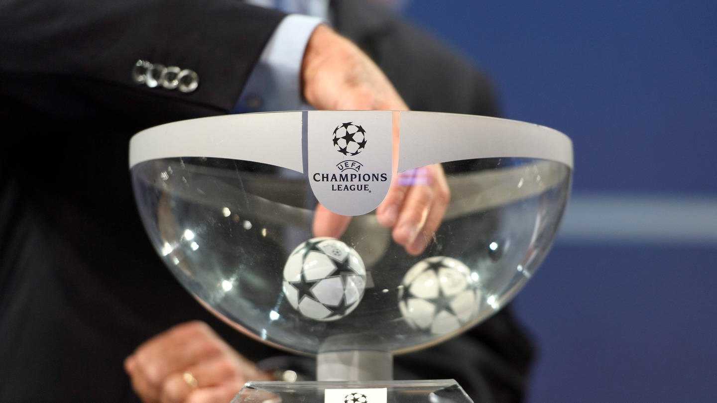 Loskugeln bei der UEFA Champions League Auslosung.
