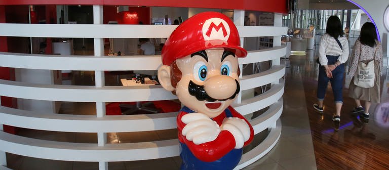 Eine Figur von «Super Mario» von Nintendo im Panasonic Center Tokio. (Foto: dpa Bildfunk, picture alliance/dpa | Koji Sasahara)