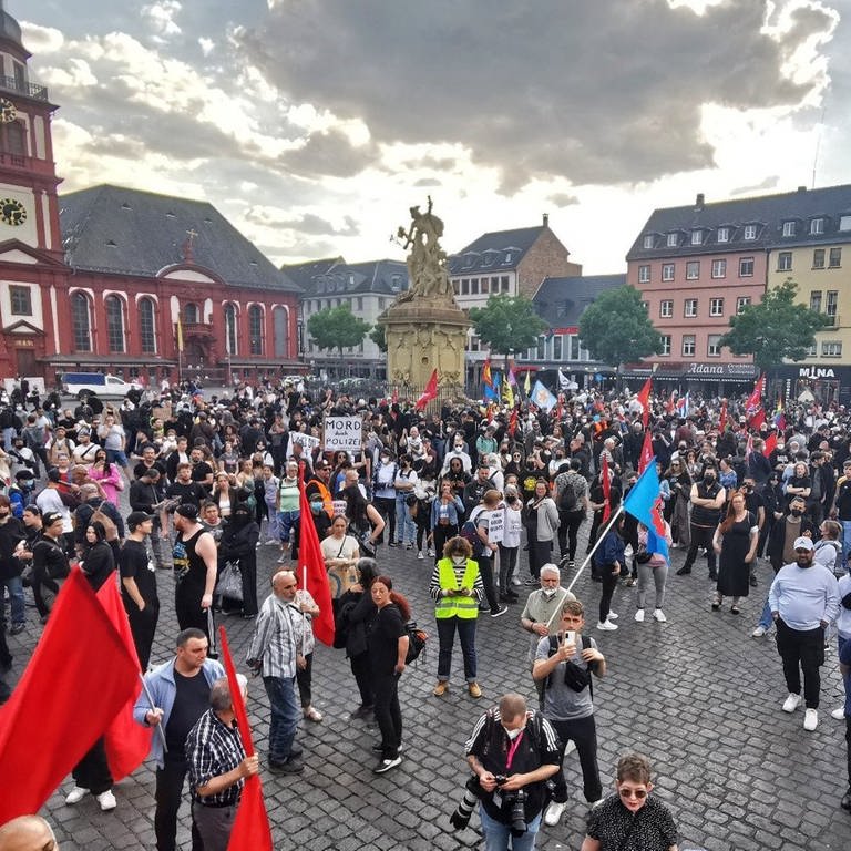 Mannheim Demo (Foto: dpa Bildfunk, picture alliance/dpa/Einsatz-Report24 | Marvin Rieß)