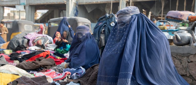 Burka in Afghanistan (Foto: dpa Bildfunk, picture alliance/dpa/WFP | Julian Frank)