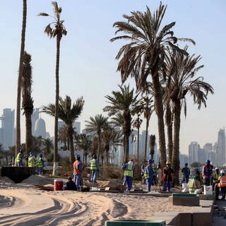 Sollen die Arbeiter auf den Baustellen für die Weltmeisterschaft in Katar entschädigt werden. (Foto: imago images, IMAGO / Pixsell)