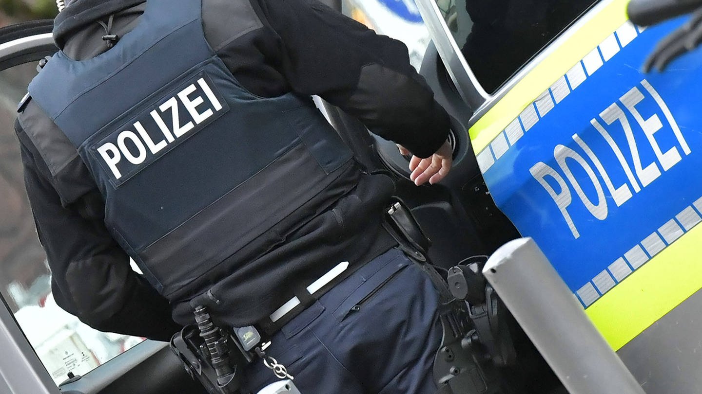 Ein Polizist in Frankfurt am Main.