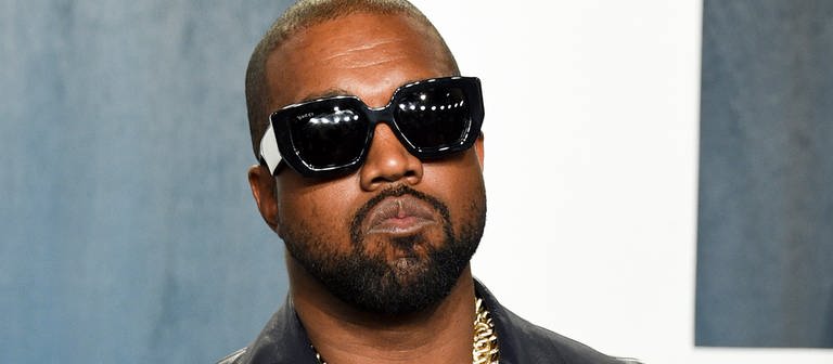 Kanye West, US-Rapper, kommt zur Vanity Fair Oscar Party. (Foto: dpa Bildfunk, picture alliance/dpa/Invision/AP | Evan Agostini)