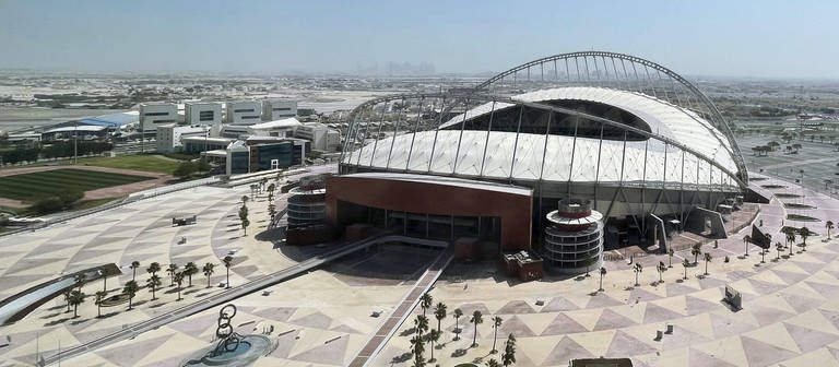 WM-Stadion in Katar - es gibt neue Vorfürfe für Menschenrechtsverletzungen (Foto: DASDING, IMAGO / Kyodo News)