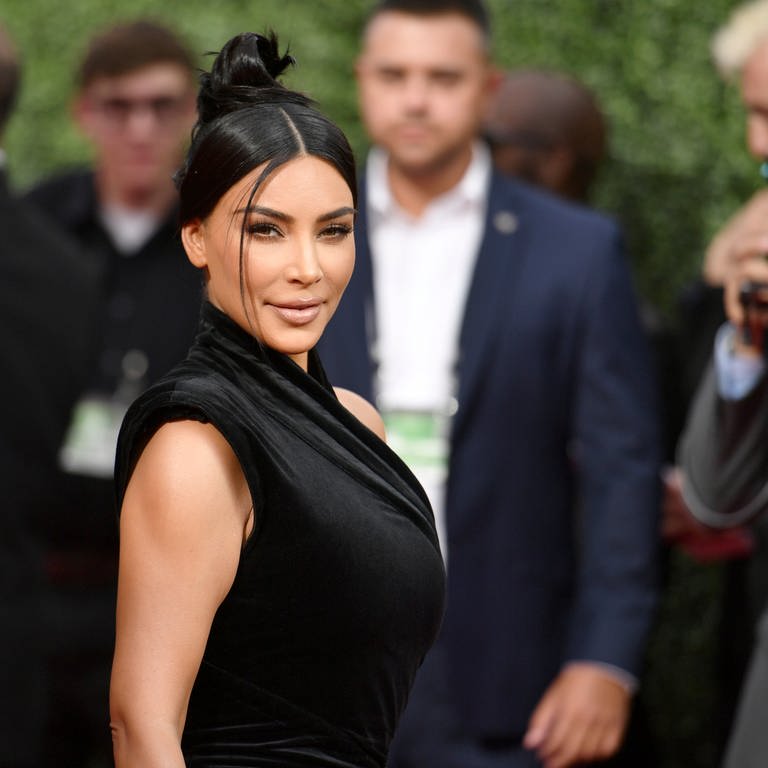 Kim Kardashian West kommt zu den Creative Arts Emmy Awards im Microsoft Theater.  (Foto: dpa Bildfunk, Invision/AP | Richard Shotwell)