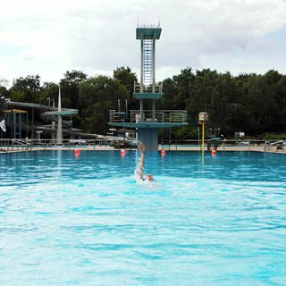 Schwimmbad  (Foto: DASDING, Imago: Columbiabad Fotos)