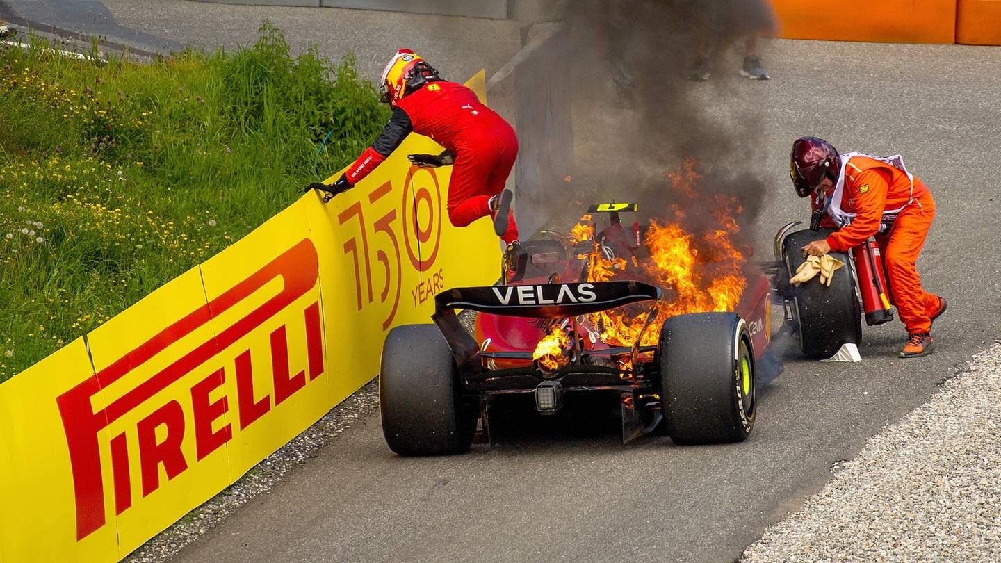 Sainz Auto brennt