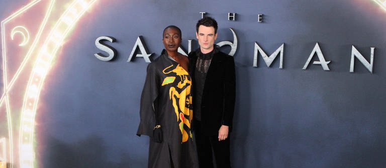 The Sandman World premiere London, UK. Vivienne Acheampong and Tom Sturridge at The Sandman World premiere. (Foto: DASDING, IMAGO, IMAGO / Landmark Media)