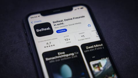 Apple App Store auf einem iPhone: BeReal. Deine Freunde in echt (Foto: IMAGO, IMAGO / Rüdiger Wölk)