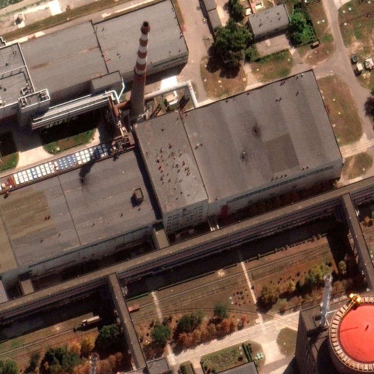Das Atomkraftwerk Saporischschja in der Ukraine von oben.  (Foto: dpa Bildfunk, picture alliance/dpa/Maxar Technologies | -)