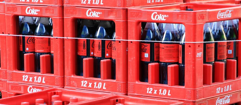 Coca-Cola hat die Preise für ihe Getränke erhöht.  (Foto: IMAGO, IMAGO / Gottfried Czepluch)