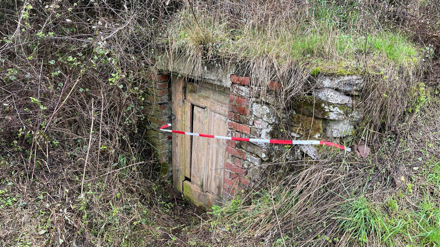 In einem Keller bei Üttfeld an einem Feld hat ein Mann vor einer Woche eine Leiche gefunden. (Foto: SWR, Marc Steffgen)