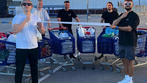 Ron, Inscope und Marc Eggers mit vollgepackten Einkaufswagen (Foto: Instagram @ronbielecki)