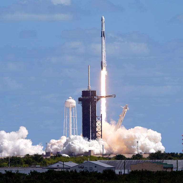 «Falcon 9-Rakete» der Firma SpaceX Launch Complex «39-A» Cape Canaveral (Foto: picture-alliance / Reportdienste, picture alliance/dpa/AP | John Raoux)