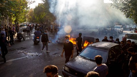 Proteste im Iran (Foto: dpa Bildfunk, picture alliance/dpa/AP | Uncredited)