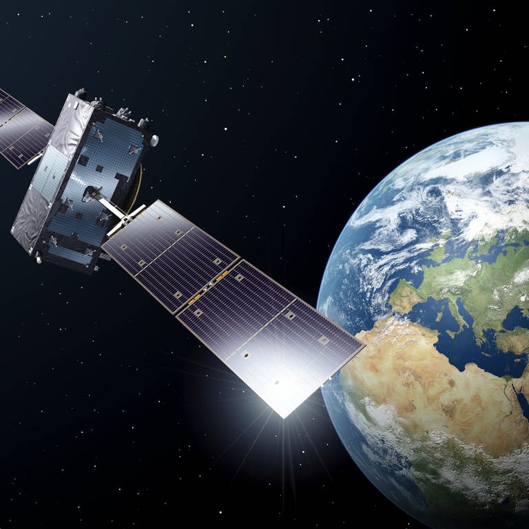 Die undatierte Illustration der europäischen Raumfahrtbehörde ESA zeigt die künstlerische Darstellung eines Galileo-Full-Operational-Capacity-Satelliten (FOC). Das europäische Satelliten-Navigationssystem Galileo erreicht mittlerweile rund eine Milliarde Smartphone-Nutzer. (Foto: dpa Bildfunk, picture alliance/dpa/ESA | Pierre Carril)