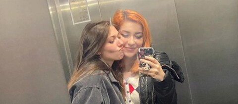AnnitheDuck und Reved zusammen im Fahrstuhl (Foto: instagram @revedtv)