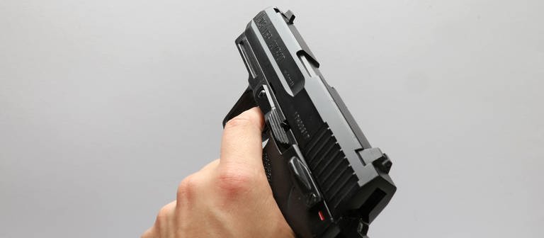 Softair-Pistole (Foto: IMAGO, IMAGO / Frank Sorge)