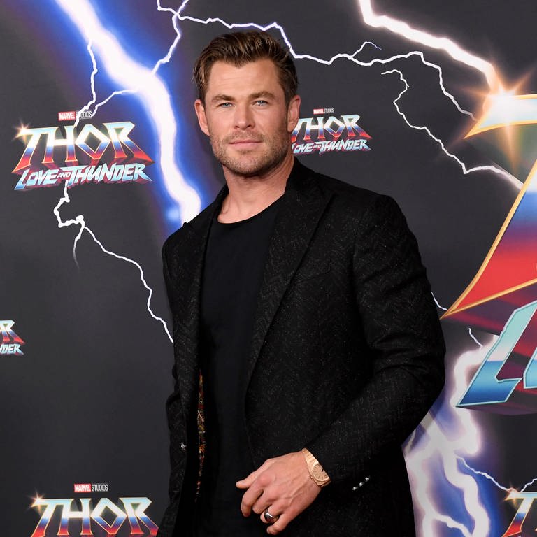 Chris Hemsworth, Schauspieler aus Australien, kommt zur Filmpremiere des Films «Thor: Love and Thunder» im Entertainment Quarter in Sydney. (Foto: dpa Bildfunk, picture alliance/dpa/AAP | Bianca De Marchi)