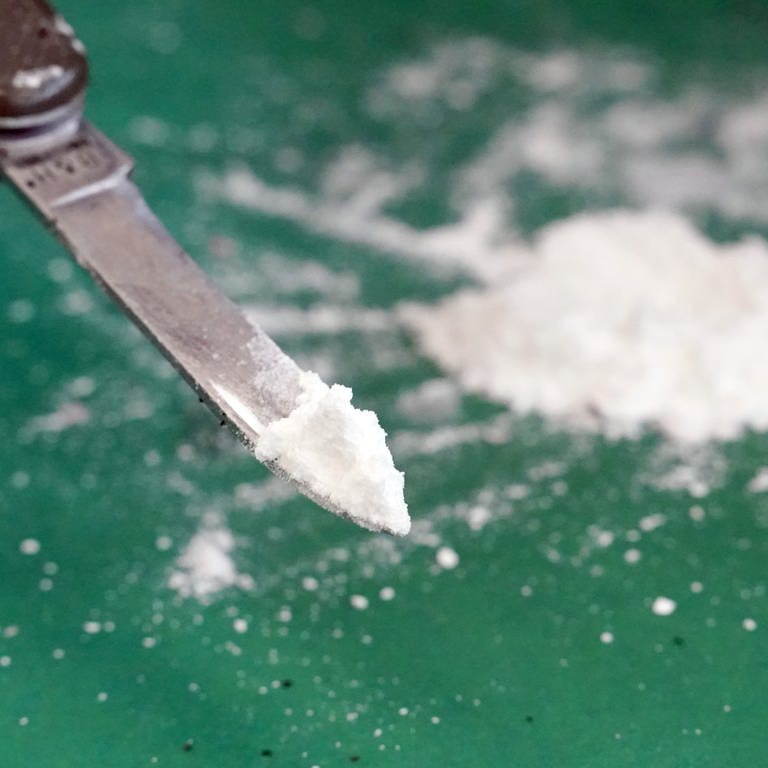 Kokain an Taschenmesser, Drogenkartell Symbolbild (Foto: picture-alliance / Reportdienste, picture alliance/dpa | Marcus Brandt)