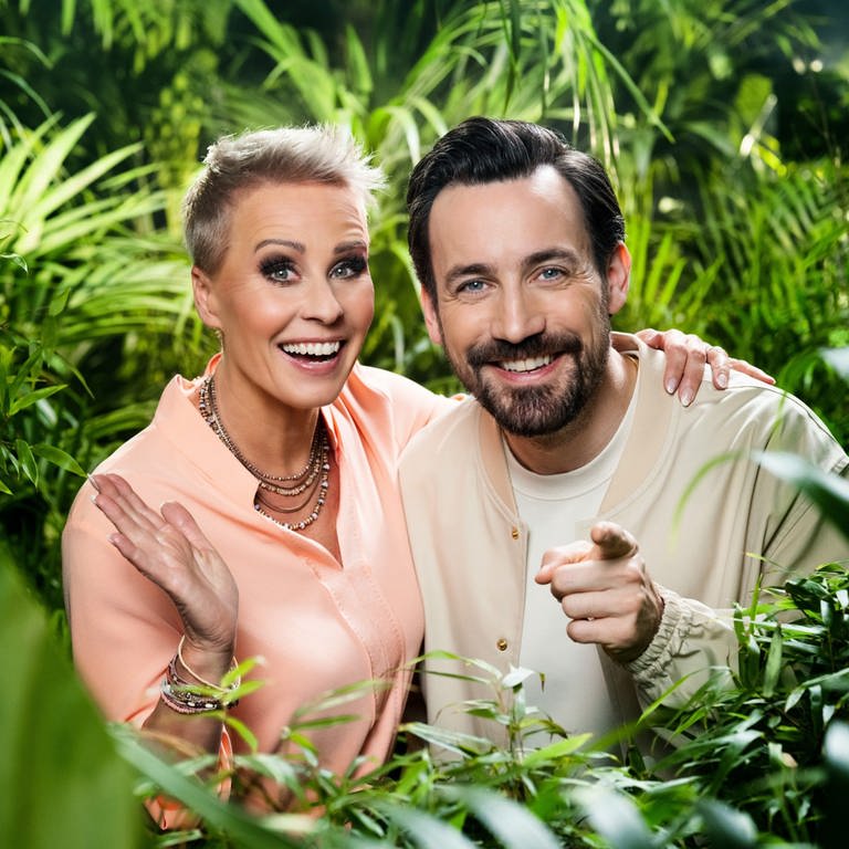 "Ich bin ein Star - holt mich hier raus"-Moderatoren Sonja Zietlow und Jan Köppen. Die Sendung ist auf RTL+ verfügbar. (Foto: RTL / Ruprecht Stempell)