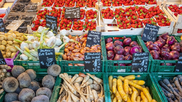 Obst und Gemüse im Supermarkt (Foto: IMAGO, IMAGO / Zoonar)