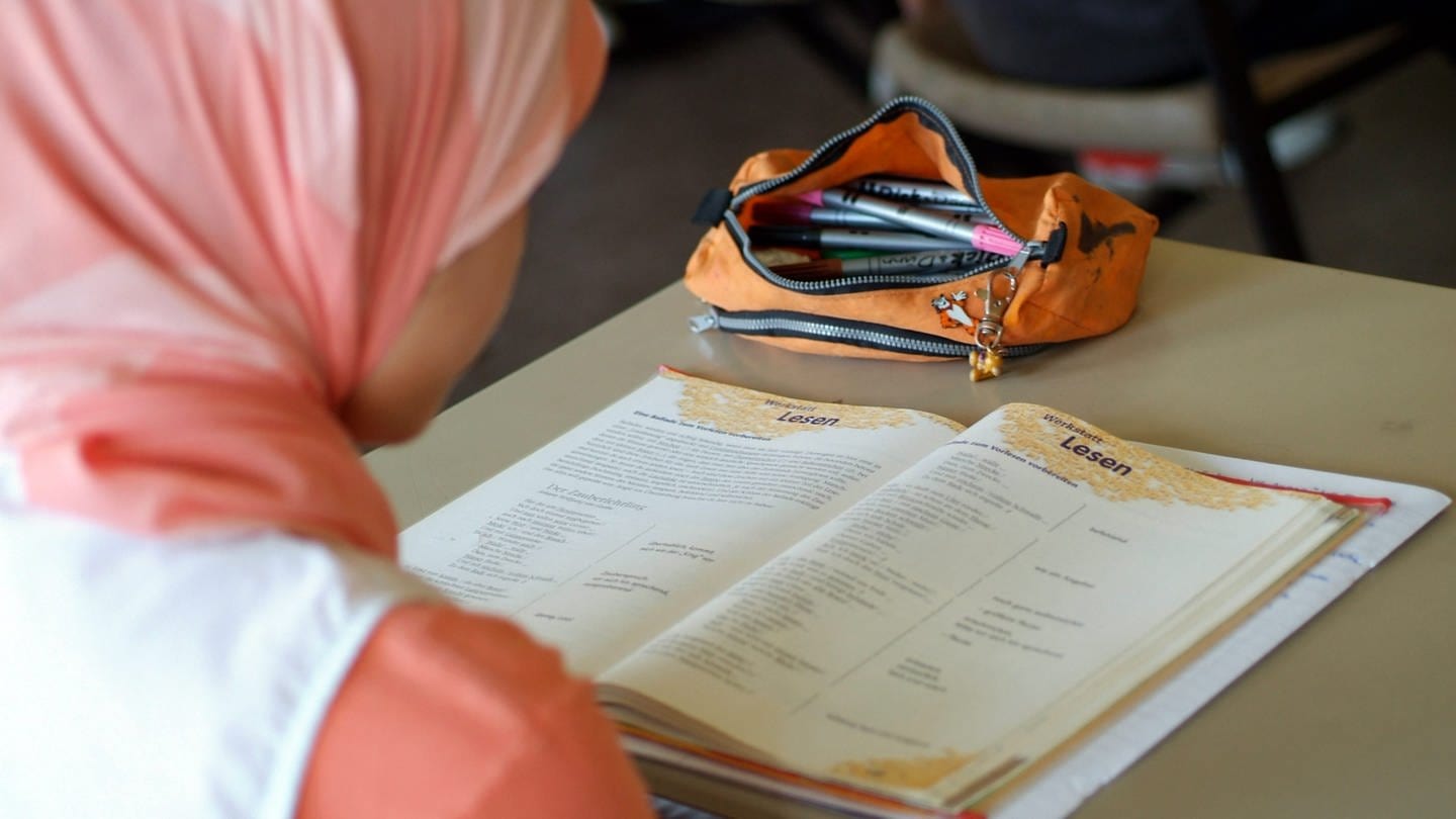 Auf fastende Muslime sollte in der Schule Rücksicht genommen werden (Foto: dpa Bildfunk, picture alliance / JOKER | Gudrun Petersen)