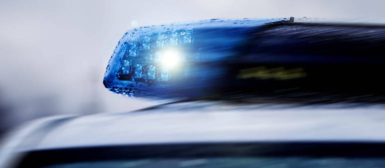 IMAGO  Fotostand (Foto: IMAGO, Blaulicht eines Polizei-Streifenwagens (Symbolbild))