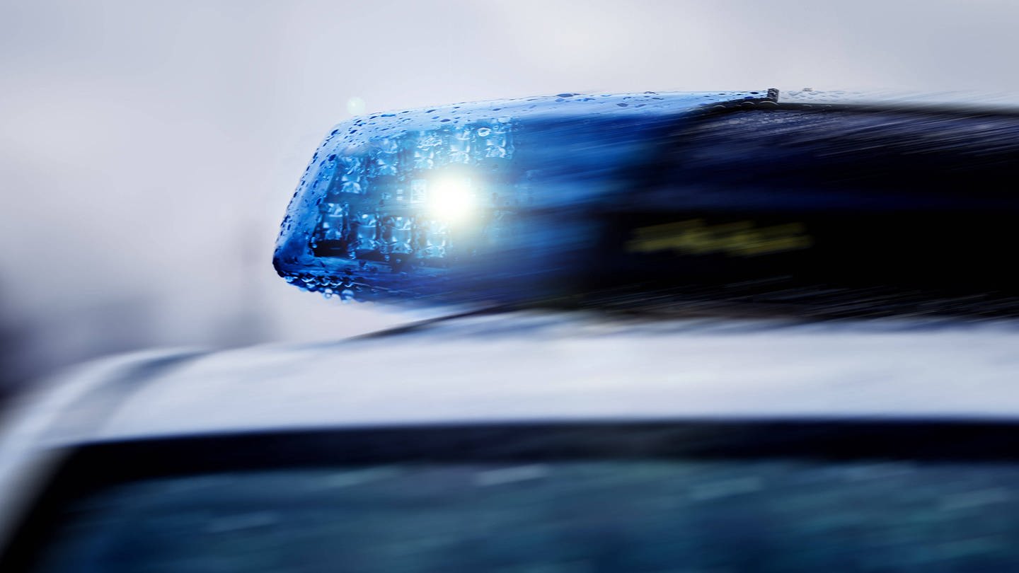 IMAGO / Fotostand (Foto: IMAGO, Blaulicht eines Polizei-Streifenwagens (Symbolbild))