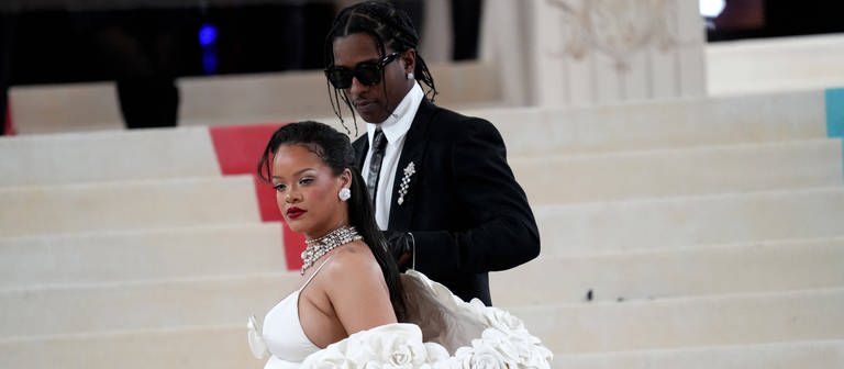 Rihanna und A$AP Rocky bei der Met Gala 2023 (Foto: IMAGO, IMAGO / ZUMA Wire)