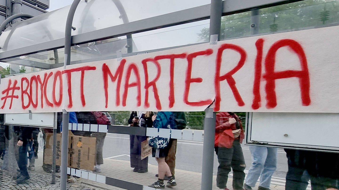 Proteste gegen Marteria wegen Gewaltvorwürfen (Foto: IMAGO, IMAGO / HärtelPRESS)