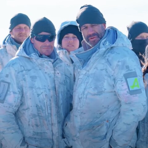 Hauke und Evil Jared feiern den Sieg beim Arctic Warrior  (Foto: YouTube @Ottobulletproof)