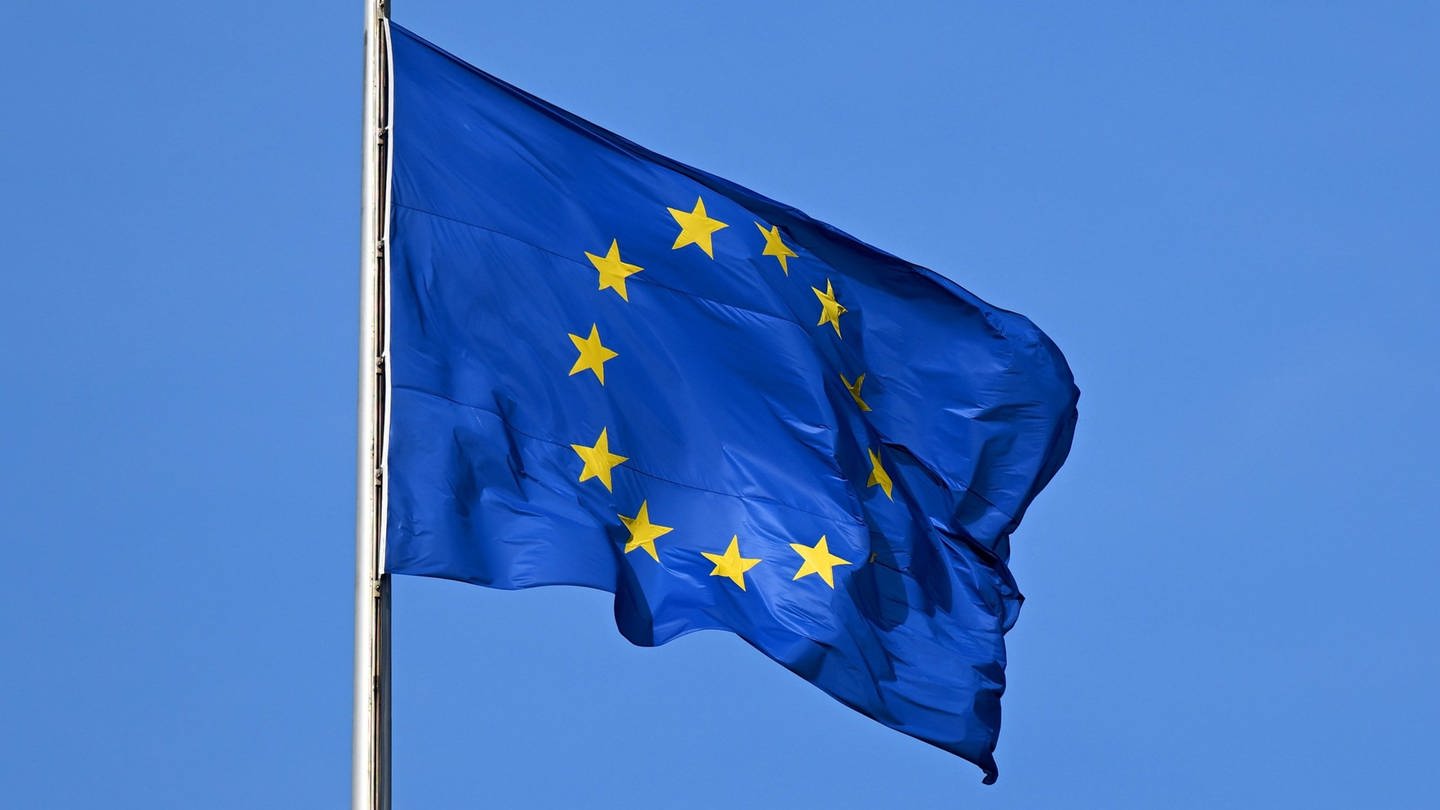 Die Flagge der Europäischen Union (EU). (Foto: dpa Bildfunk, picture alliance/dpa | Monika Skolimowska)