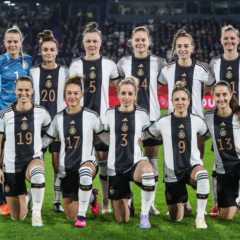Teamfoto der Frauenfußball-Nationalmannschaft (Foto: IMAGO, IMAGO / Nico Herbertz)
