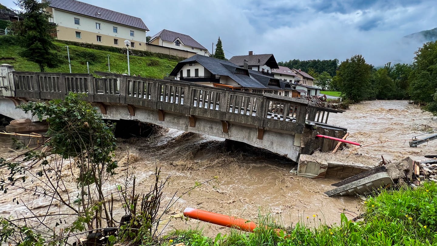 Unwetter, Überschwemmungen und Hochwasser in Slowenien. Hilfe aus Deutschland ist eingetroffen. (Foto: IMAGO, picture alliance/dpa/AP | Miro Majcen)