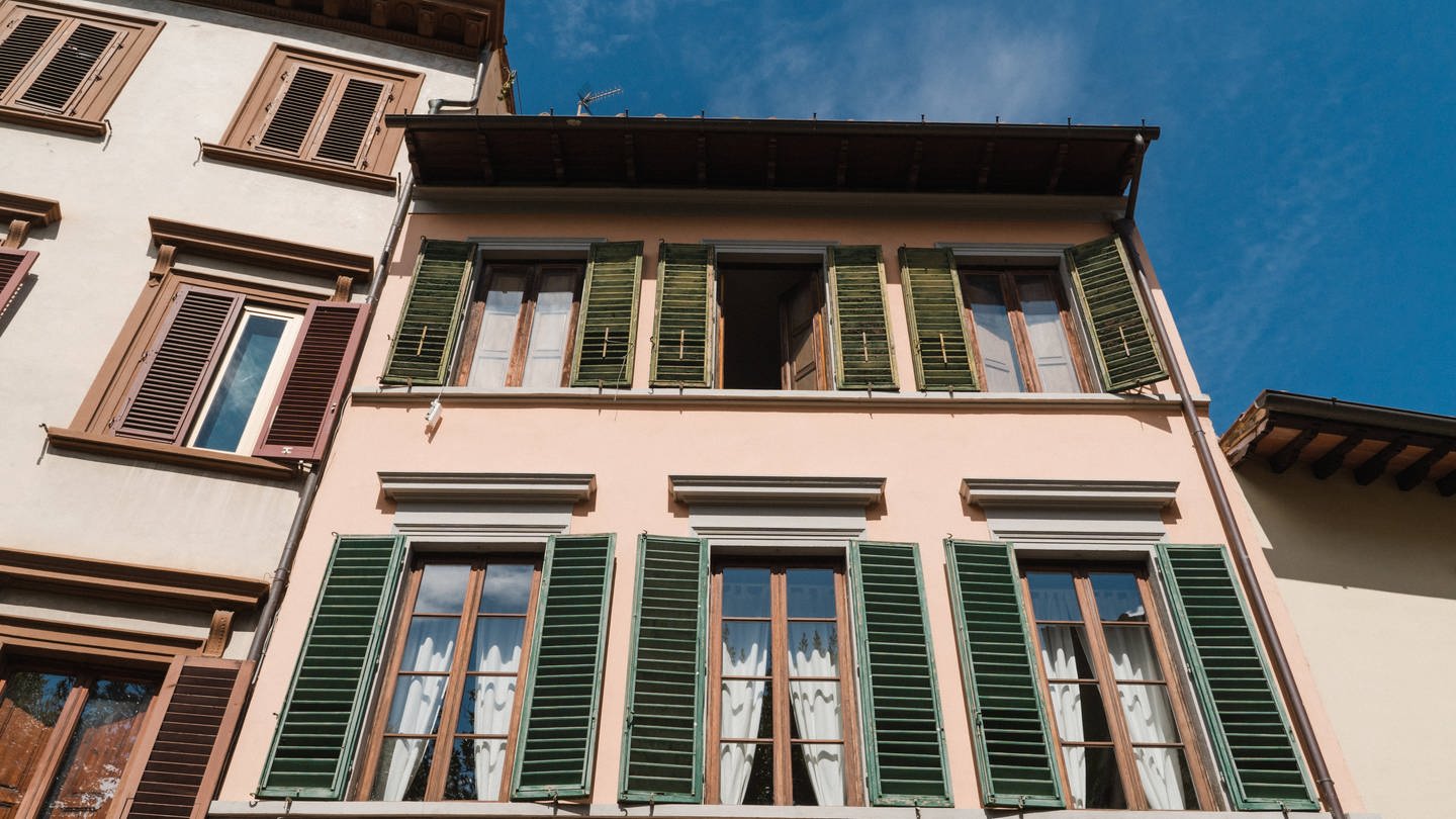 In Turin ist ein Mädchen aus dem fünften Stock ihres Hauses gefallen. (Foto: IMAGO, IMAGO / Cavan Images)