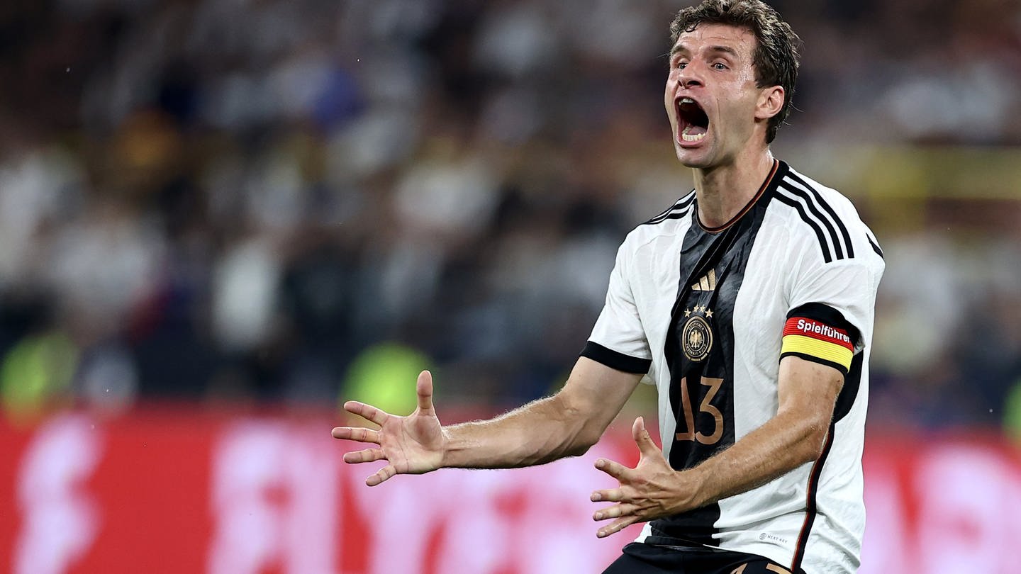 Deutschland hat im Testspiel gegen Frankreich gewonnen. Das erste Tor schoss Thomas Müller. (Foto: dpa Bildfunk, picture alliance/dpa | Rolf Vennenbernd)