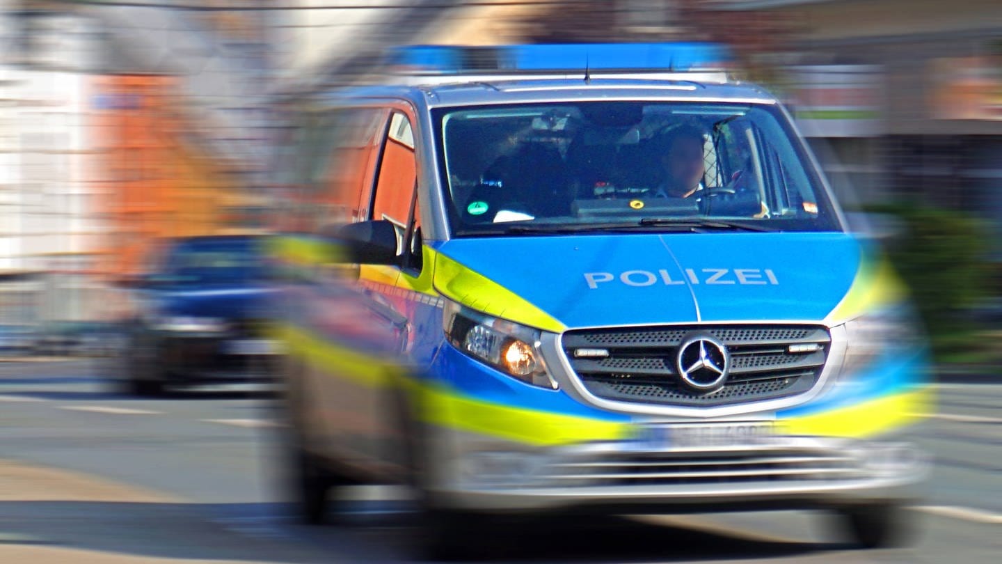 Verfolgungsjagd: Fünf Kinder und Jugendliche U-16 sind im Auto vor der Polizei geflohen (Foto: IMAGO, Gottfried Czepluch)