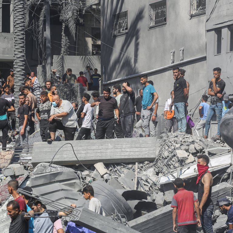 Zerstörung, Tote und Verletzte im Gazastreifen nach einem Raketenangriff von Israel. (Foto: IMAGO, IMAGO / SOPA Images)