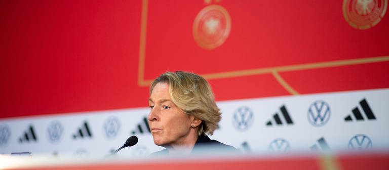 Der DFB hat den Vertrag mit Trainerin Martina Voss-Tecklenburg aufgelöst. (Foto: IMAGO, IMAGO / Eibner)