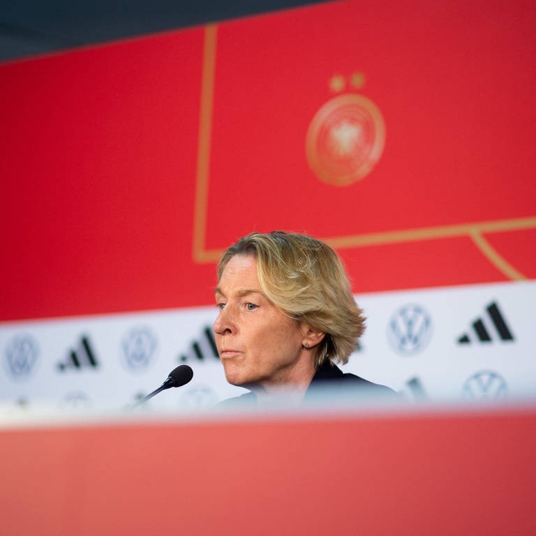 Der DFB hat den Vertrag mit Trainerin Martina Voss-Tecklenburg aufgelöst. (Foto: IMAGO, IMAGO / Eibner)
