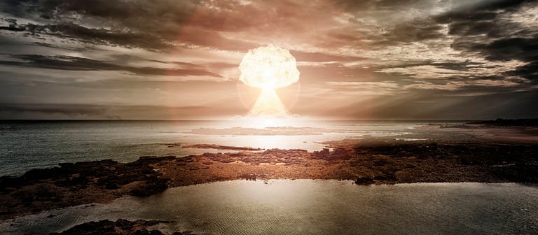 Bei der Verwendung von nuklearen Waffen wie beispielsweise einer Atombombe entsteht ein sogenannter "Atompilz". (Symbolbild) (Foto: IMAGO, IMAGO / blickwinkel)