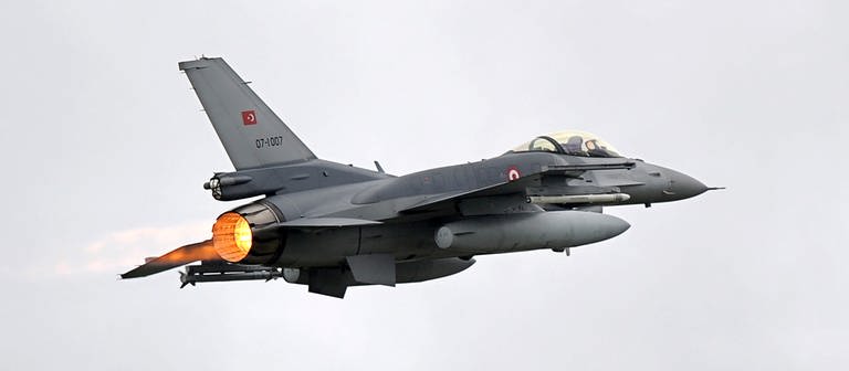 F16 Kampfjet aus der Türkei (Foto: dpa Bildfunk, picture alliance / Ingo Wagner/dpa | Ingo Wagner)