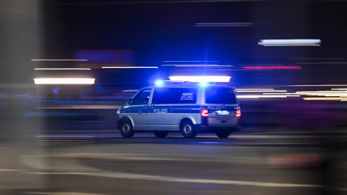 Am Donnerstagabend wurde am Stadtrand von Ludwigsburg ein Geldtransporter überfallen. Die Täter sind laut Polizei flüchtig. (Foto: dpa Bildfunk, picture alliance/dpa | Robert Michael)